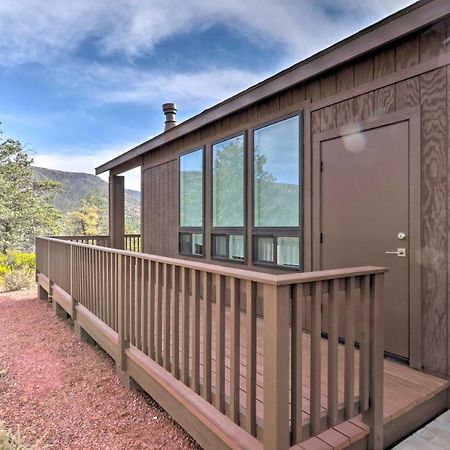 Lavish Pine Cabin With Hot Tub, Deck And Mountain View Villa Buitenkant foto